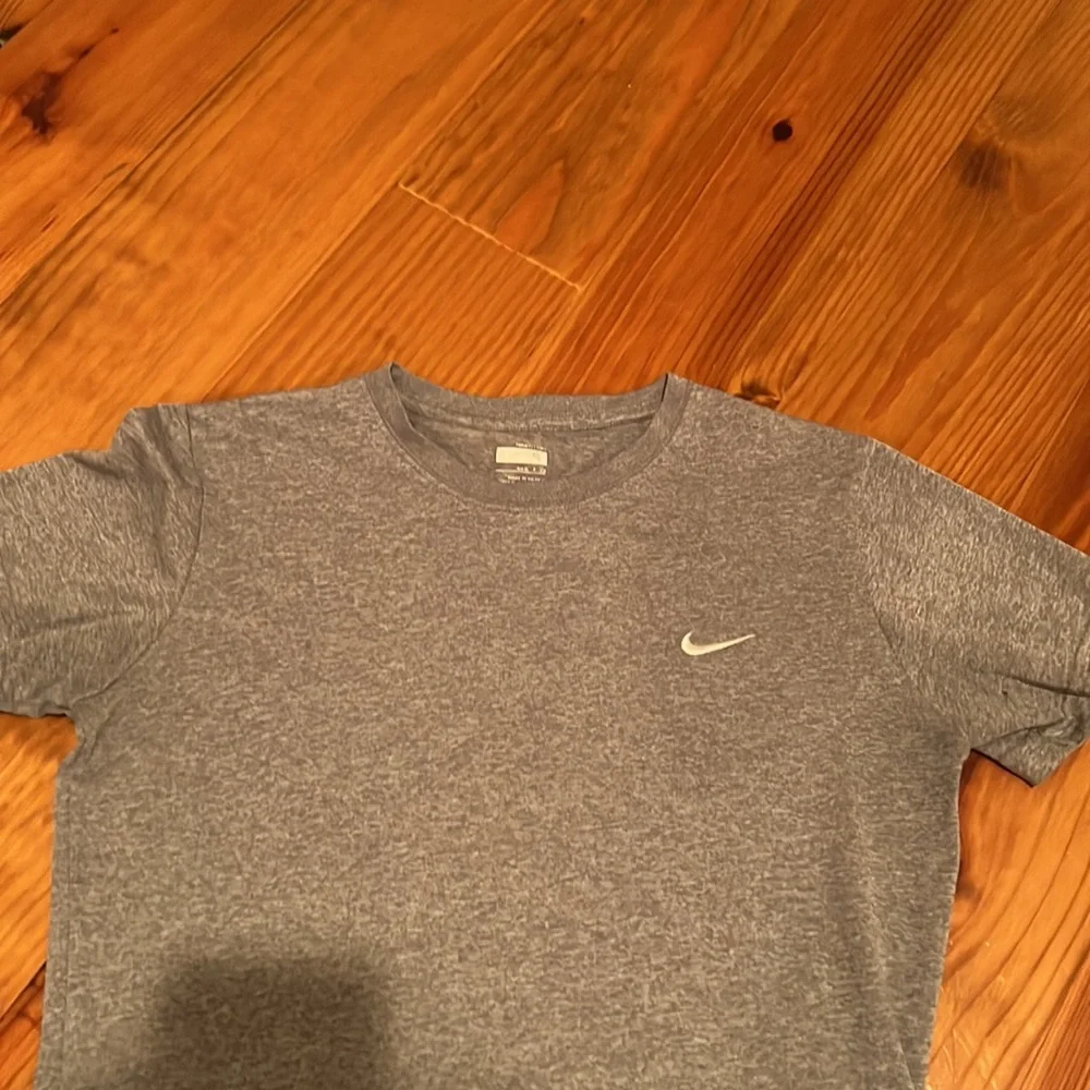 Boy’s Nike Shirt - Picture 2 of 4
